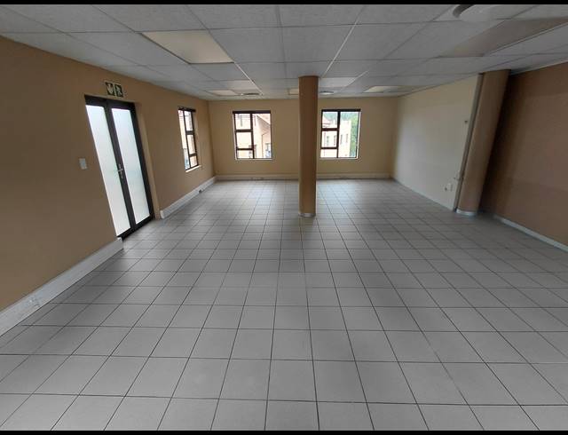 100M² OFFICE TO LET IN FOURWAYS